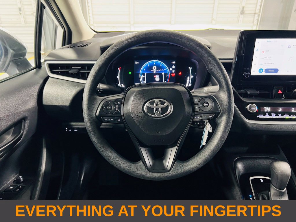 Used 2026 Toyota Corolla LE FWD image 5