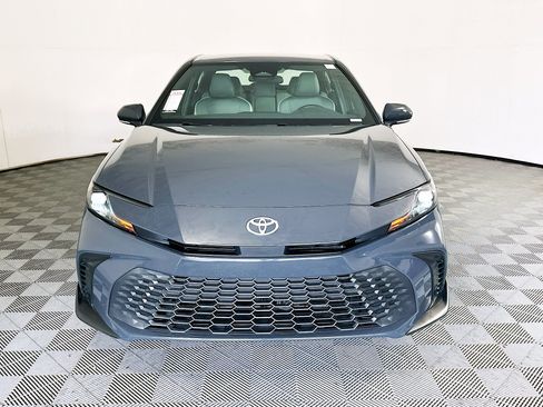 Used 2025 Toyota Camry SE FWD image 8