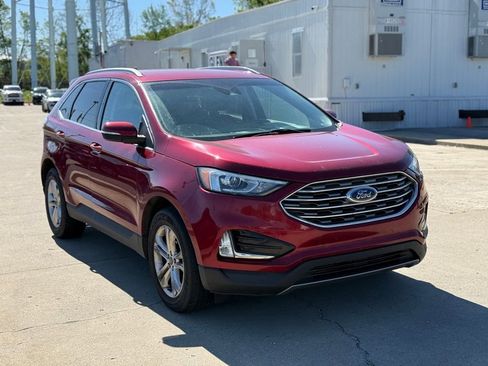 Used 2019 Ford Edge SEL w/ Equipment Group 201A AWD/4WD image 4