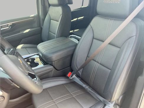 New 2026 Chevrolet Suburban High Country AWD/4WD image 19
