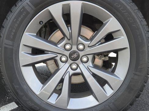 Used 2021 Ford Explorer XLT w/ Equipment Group 202A AWD/4WD image 16