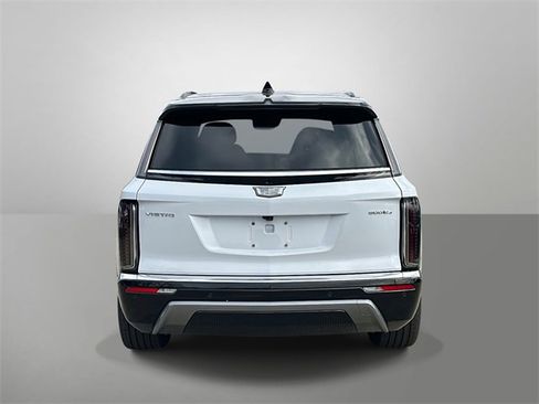 New 2026 Cadillac Vistiq Luxury w/ LPO, Floor Liner Package image 15