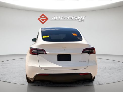 Used 2022 Tesla Model Y Long Range AWD/4WD image 5