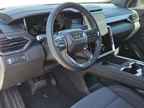 New 2025 GMC Acadia Elevation image 18