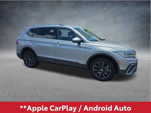 Used 2023 Volkswagen Tiguan SE AWD/4WD image 3