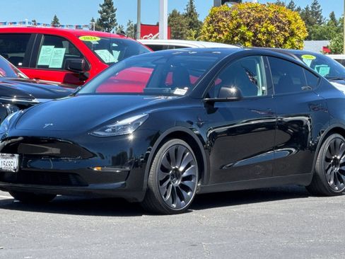 Used 2025 Tesla Model Y Performance AWD/4WD image 9