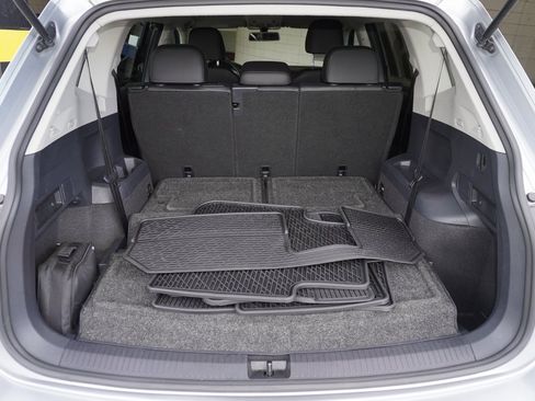 Used 2020 Volkswagen Tiguan SE w/ 3rd Row Seat Package image 8