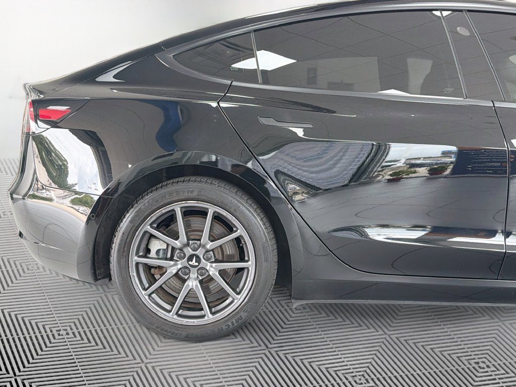 Used 2018 Tesla Model 3 Mid Range RWD image 13