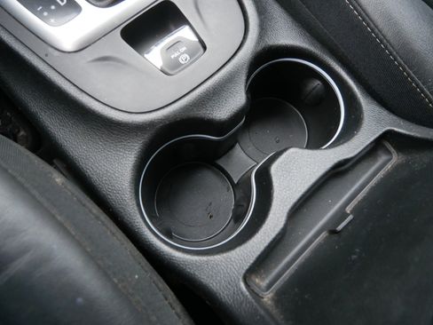 Certified 2018 Jeep Cherokee Latitude Plus w/ Cold Weather Group image 25