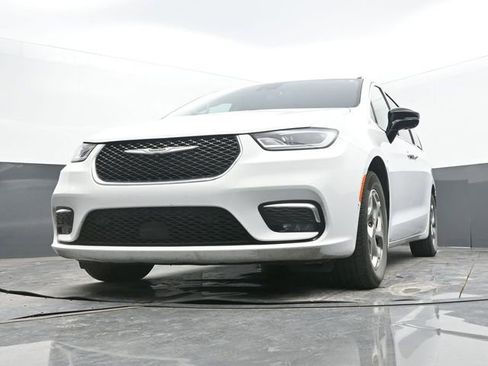 Used 2024 Chrysler Pacifica Limited w/ Trailer Tow Group image 53