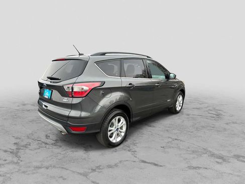Used 2018 Ford Escape SE image 8