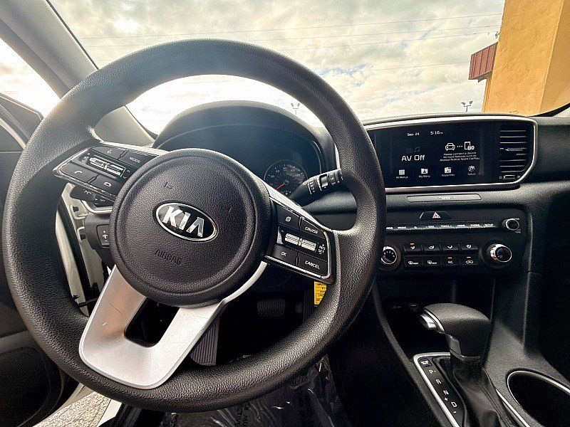 Used 2021 Kia Sportage LX AWD/4WD image 12