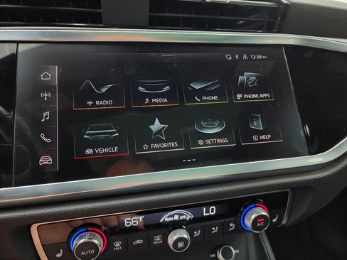 Used 2024 Audi Q3 2.0T Premium image 45