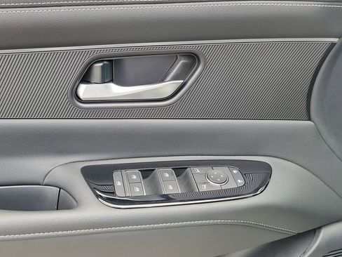 Used 2025 Nissan Murano SV image 27