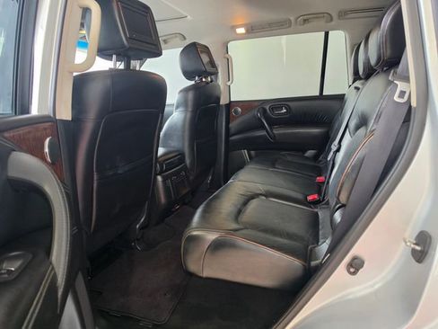 Used 2017 Nissan Armada Platinum w/ Interior Lighting Package RWD image 4