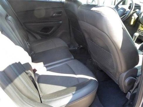 Used 2016 Chevrolet Trax LT w/ LT Convenience Package image 19