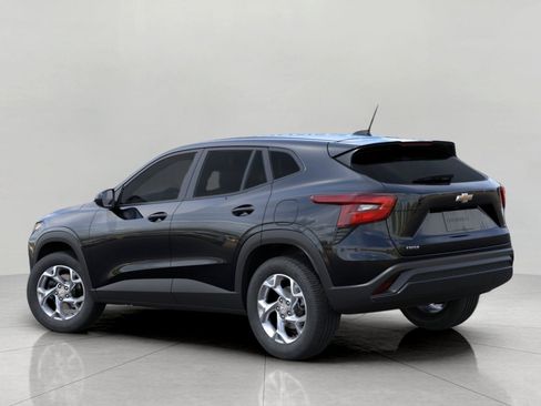 New 2026 Chevrolet Trax LS w/ LS Convenience Package FWD image 3