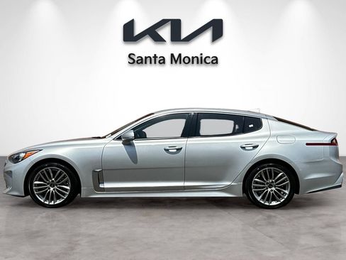 Used 2018 Kia Stinger RWD image 2