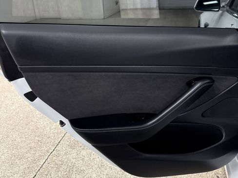 Used 2020 Tesla Model 3 Standard Range Plus image 12