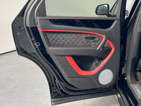 Used 2020 Bentley Bentayga Speed image 32
