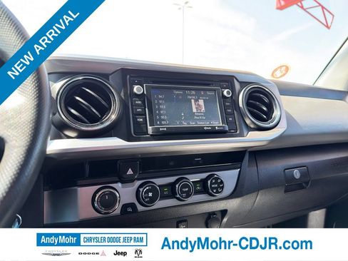 Used 2016 Toyota Tacoma SR5 w/ SR5 Appearance Package (SN) AWD/4WD image 17