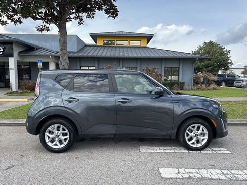 Used 2025 Kia Soul LX w/ LX Technology Package image 8