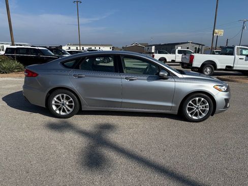 Used 2020 Ford Fusion SE image 6