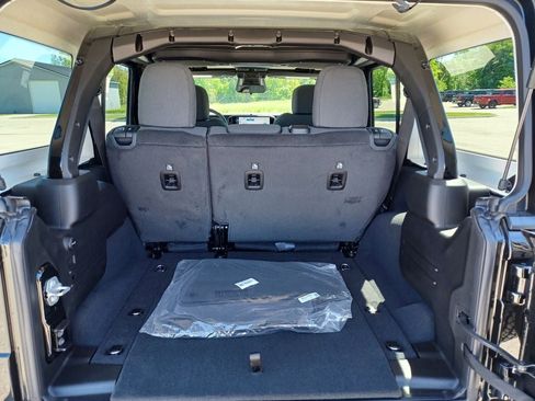 New 2026 Jeep Wrangler Unlimited Sport AWD/4WD image 31