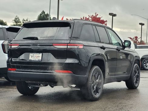 New 2025 Jeep Grand Cherokee Altitude AWD/4WD image 3