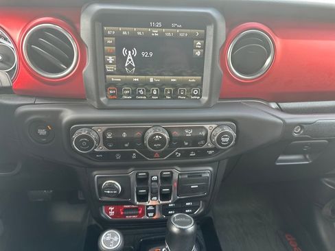 Used 2021 Jeep Gladiator Rubicon image 6