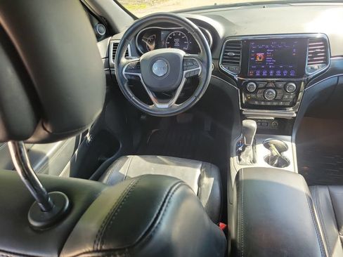 Used 2019 Jeep Grand Cherokee Limited AWD/4WD image 15