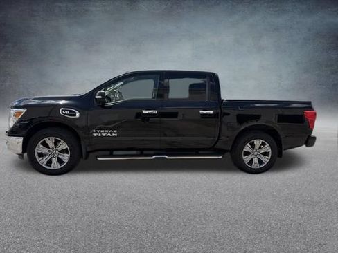 Used 2017 Nissan Titan SV AWD/4WD image 10