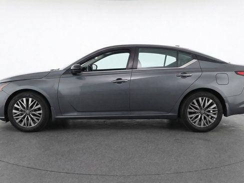 Used 2025 Nissan Altima 2.5 SV image 5