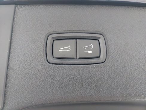 Certified 2024 Porsche Cayenne w/ Premium Package Plus (PFM) AWD/4WD image 15