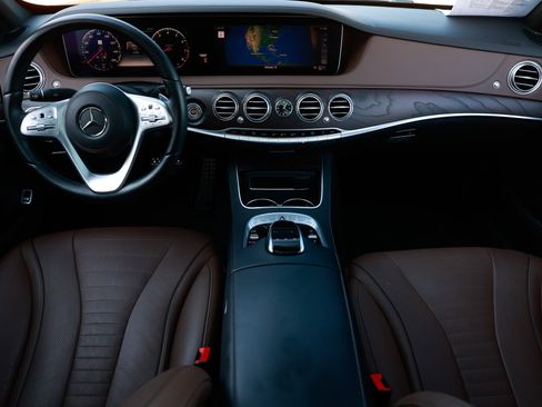 Used 2019 Mercedes-Benz S 560 Sedan image 26