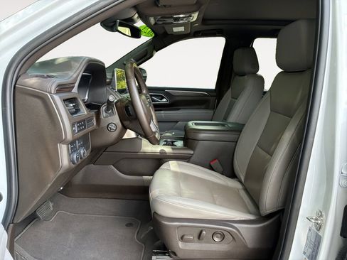 Used 2023 Chevrolet Tahoe Z71 w/ Luxury Package AWD/4WD image 9
