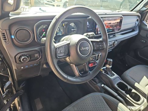 Used 2024 Jeep Wrangler Unlimited Rubicon 4xe w/ Technology Group AWD/4WD image 13
