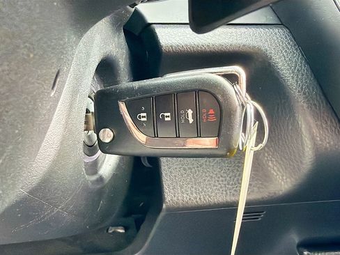 Used 2024 Toyota Camry SE image 8