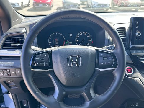 Used 2025 Honda Odyssey Sport-L image 15