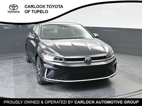 Used 2025 Volkswagen Jetta SE w/ Sunroof Package image 6