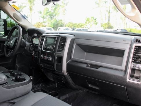 Used 2018 RAM 3500 Tradesman w/ Popular Equipment Group image 34