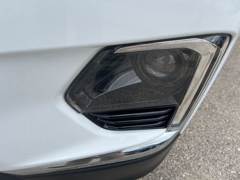 Used 2023 Chevrolet Traverse LT w/ Midnight/Sport Edition image 29