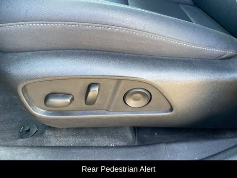 Used 2025 Chevrolet Equinox LT w/ Convenience Package II FWD image 14