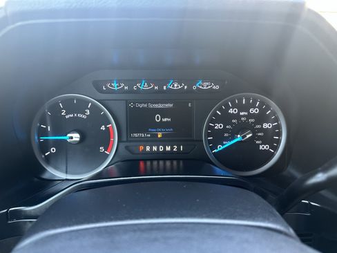 Used 2017 Ford F250 XLT w/ XLT Value Package AWD/4WD image 14