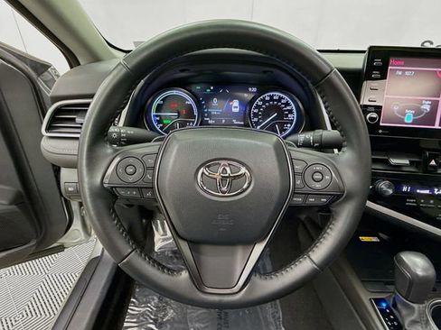 Used 2022 Toyota Camry XSE image 11