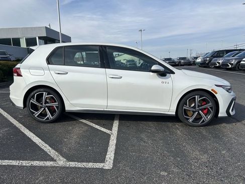 New 2026 Volkswagen GTI SE FWD image 8