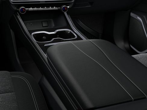 New 2026 Chevrolet Traverse LT w/ Sun and Wheel Package FWD image 7