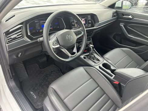 Used 2024 Volkswagen Jetta SE w/ Panoramic Sunroof Package FWD image 20