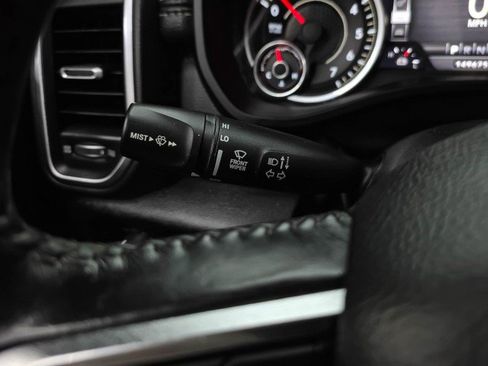 Used 2019 RAM 1500 Laramie AWD/4WD image 23