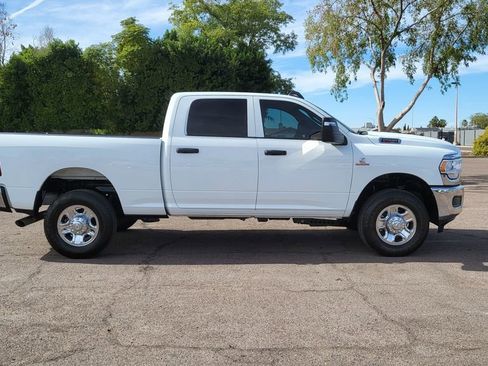 Used 2024 RAM 2500 Tradesman w/ Chrome Appearance Group image 10